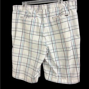 Greg Norman Collection Men’s Plaid Golf Shorts